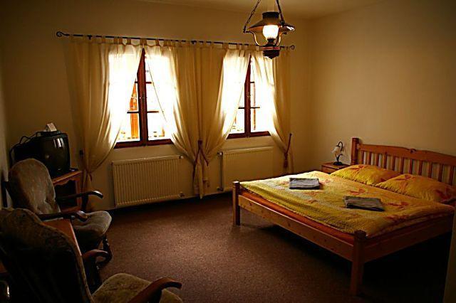 Penzion Mansky Dvur Dolni Zandov Oda fotoğraf
